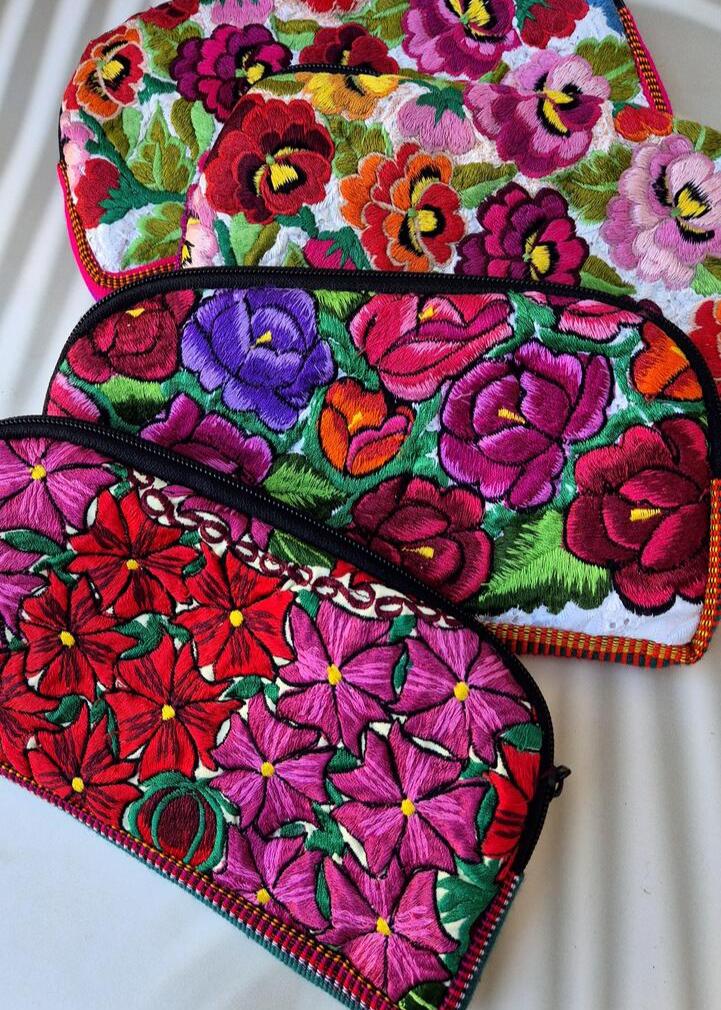 Flores pencil case