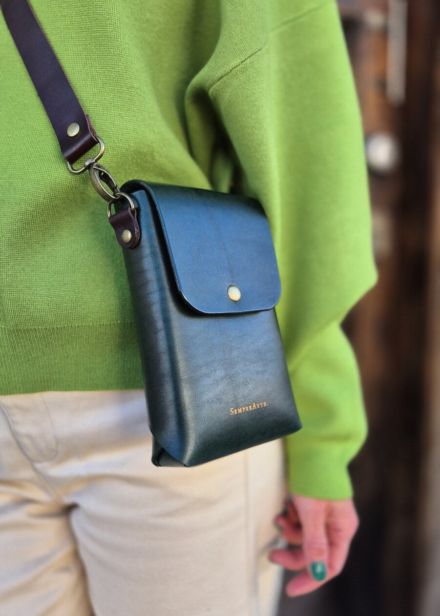 Bolso para teléfono Nancy de piel color verde oscuro 