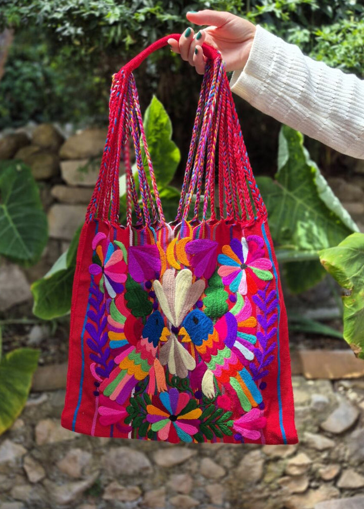 Pajaros embroidered bag