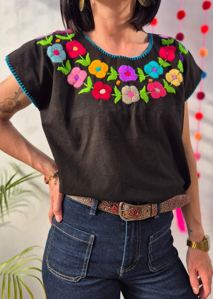 Bluzka haftowana Bordado Czarna