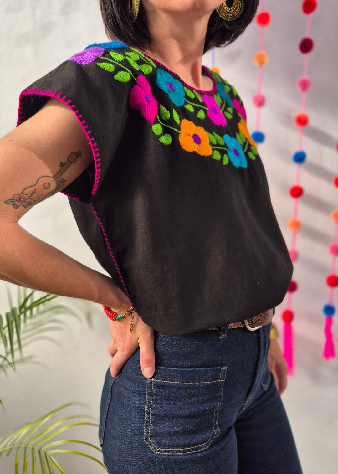 Bluzka haftowana Bordado Czarna