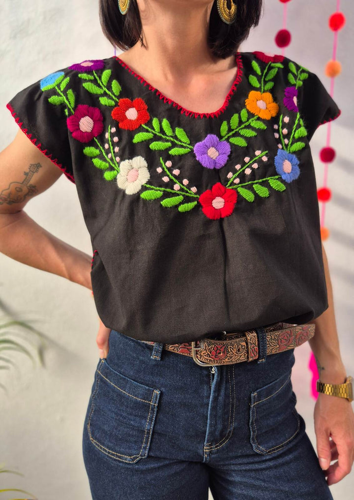 Bluzka haftowana Bordado Czarna