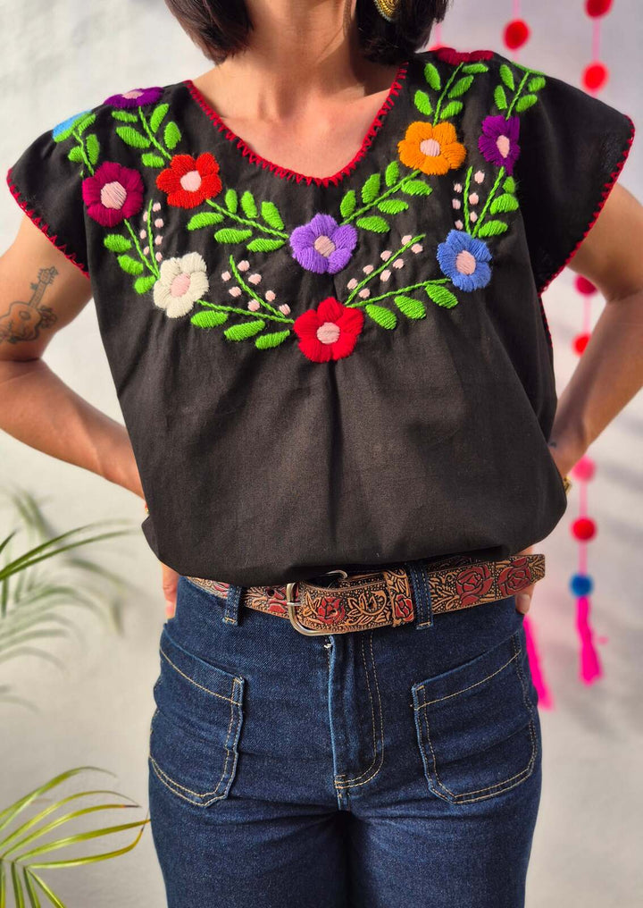 Bluzka haftowana Bordado Czarna