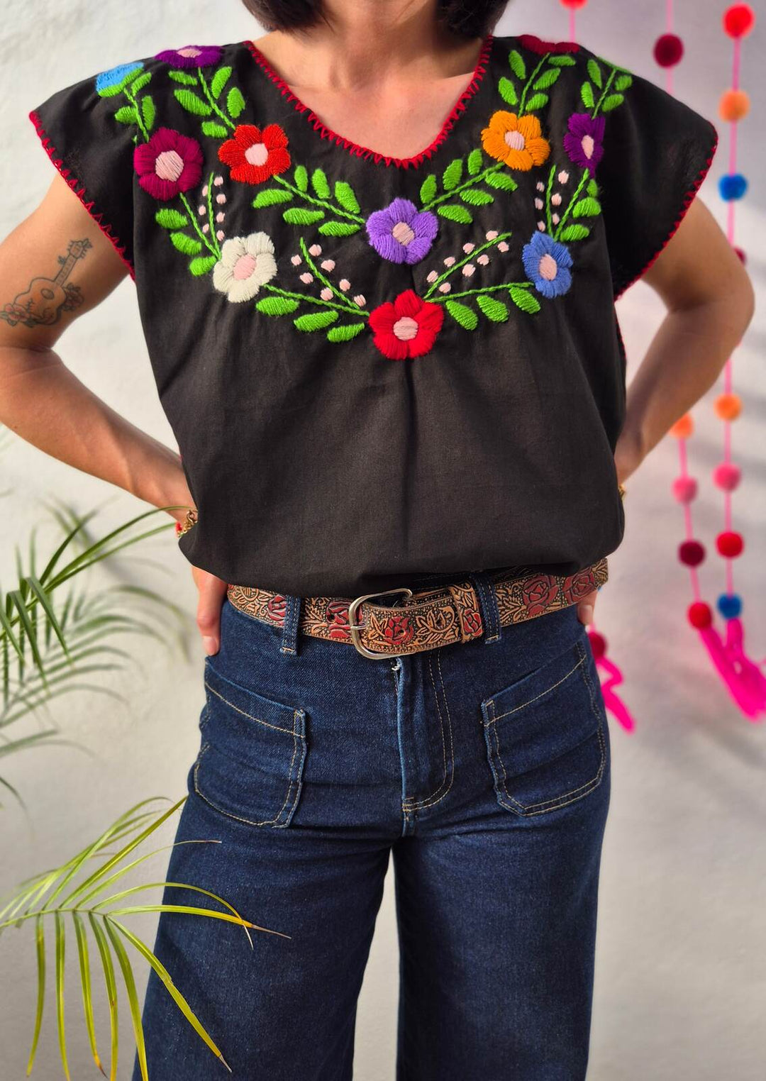 Bluzka haftowana Bordado Czarna