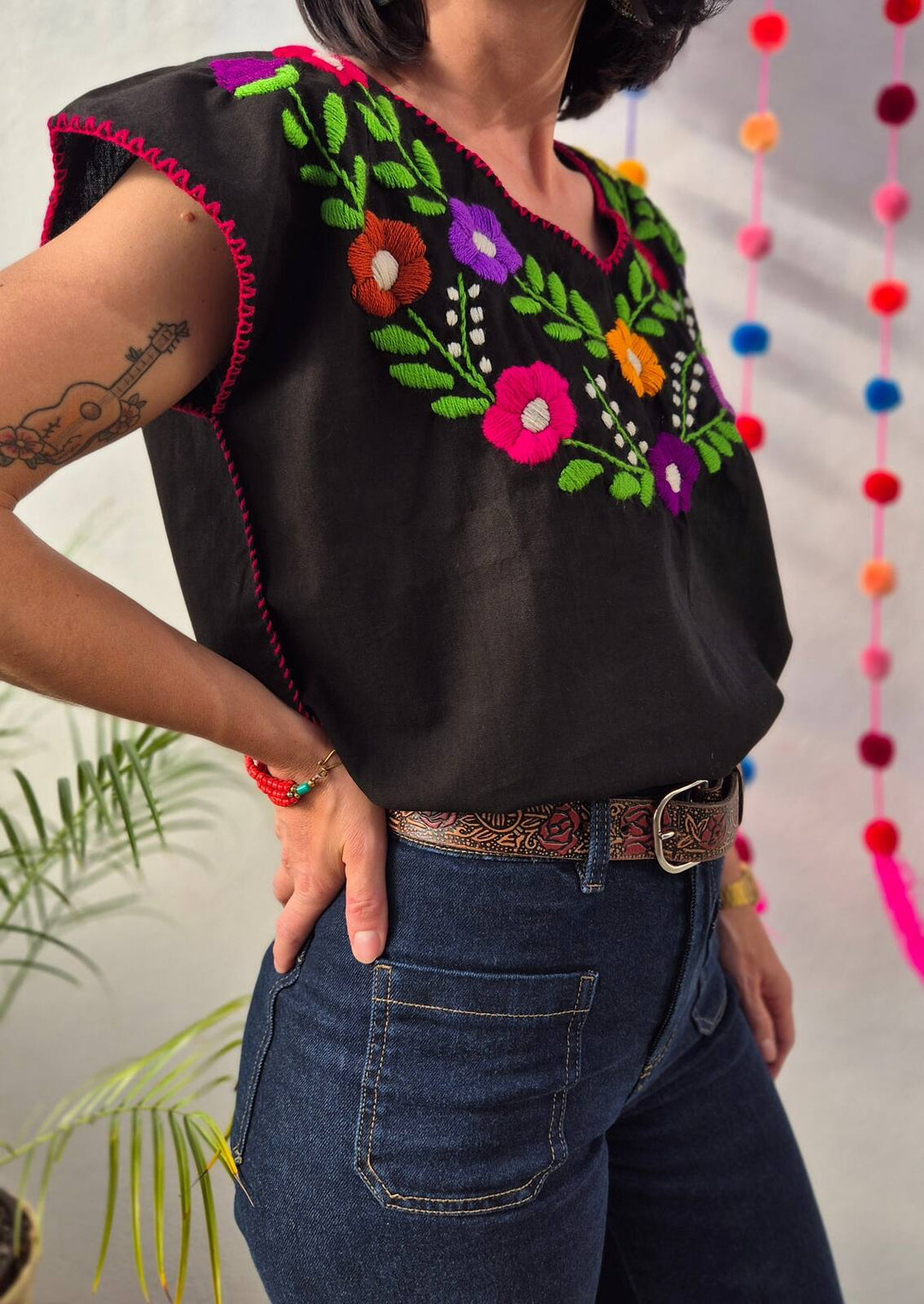 Bluzka haftowana Bordado Czarna