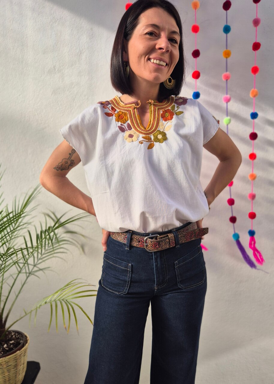 Bluzka haftowana Chanal Biała