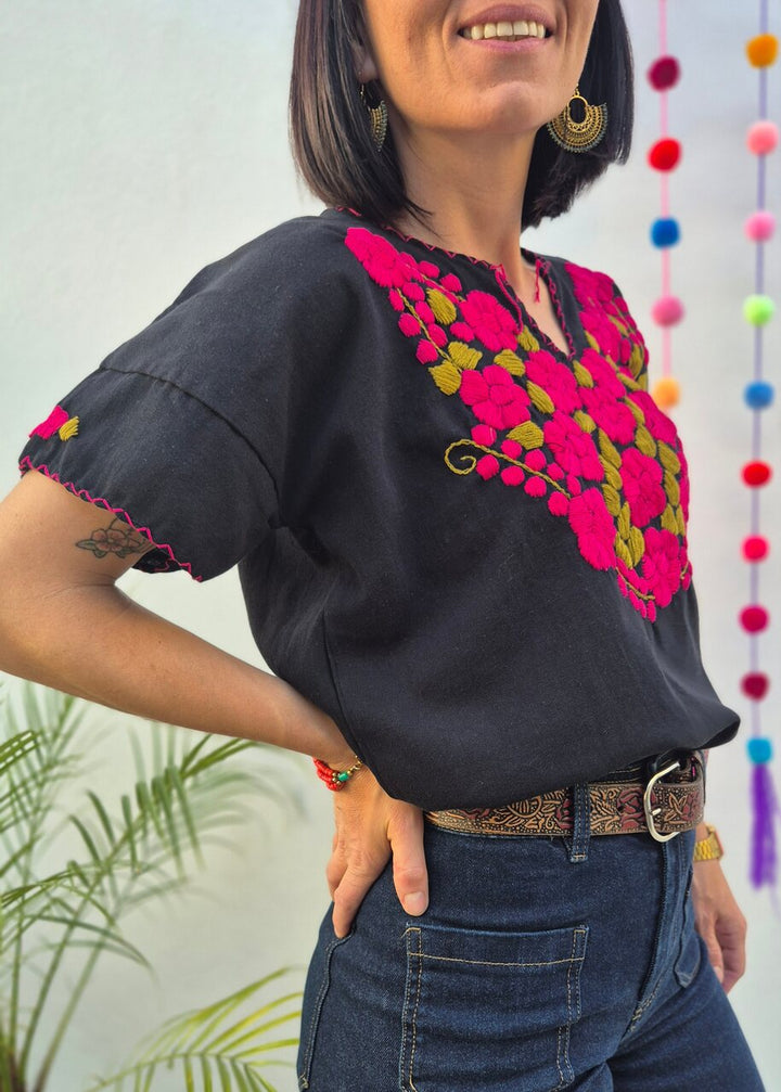 Bluzka haftowana Santa Czarna