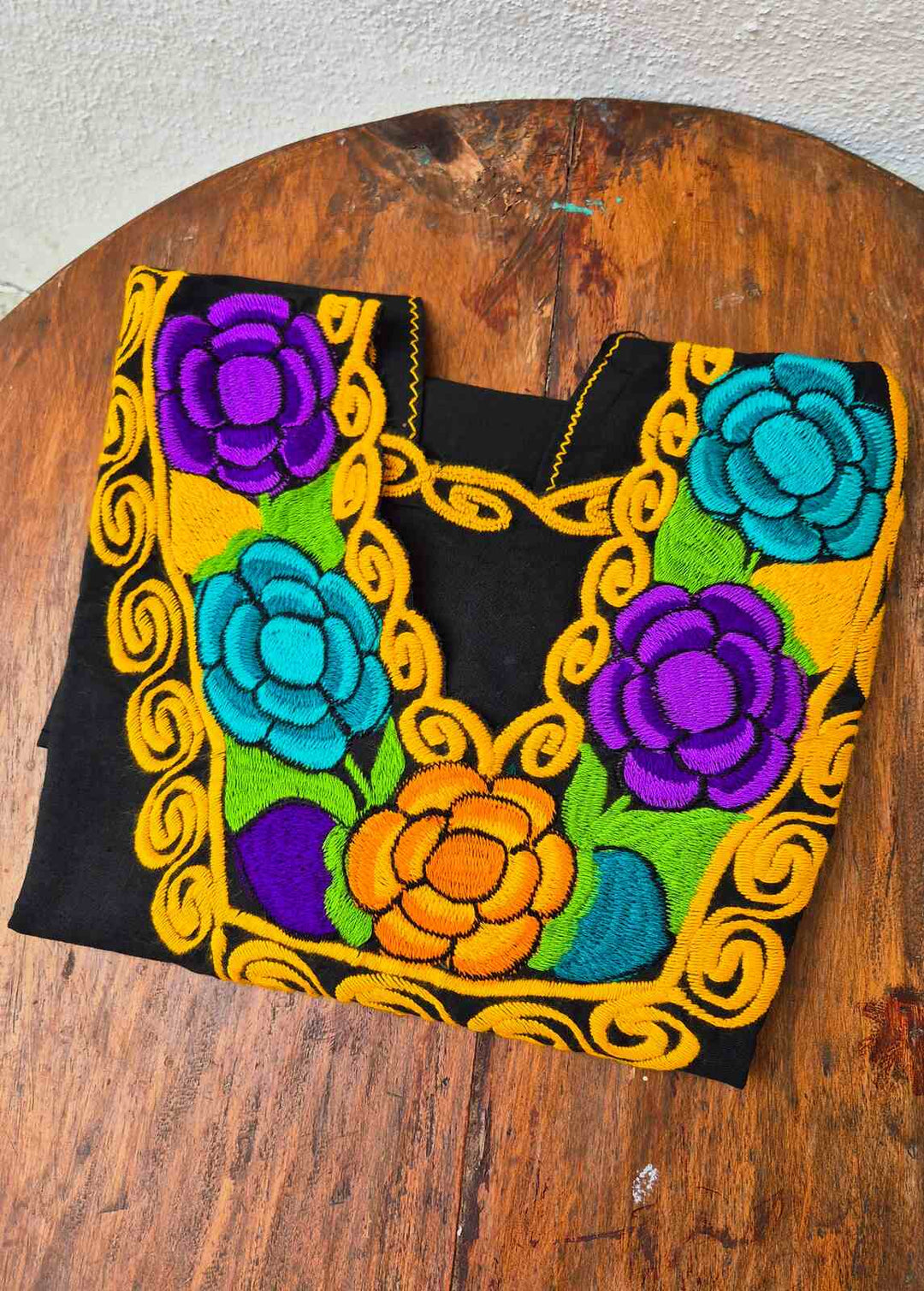 Bluzka haftowana Flores Czarna