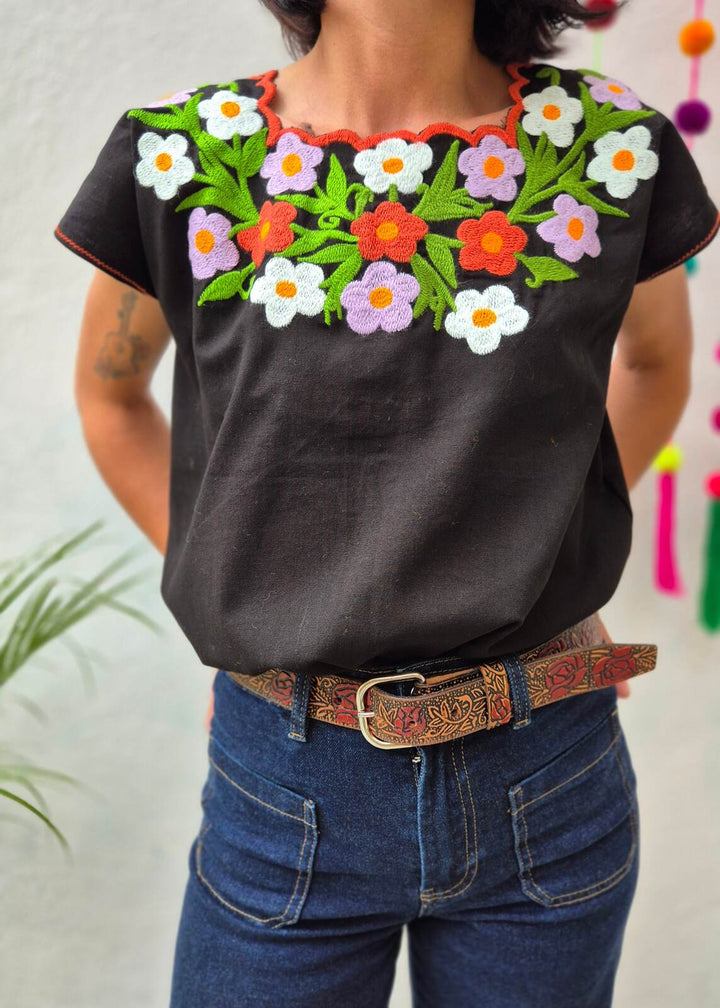 Blusa Flores Negra