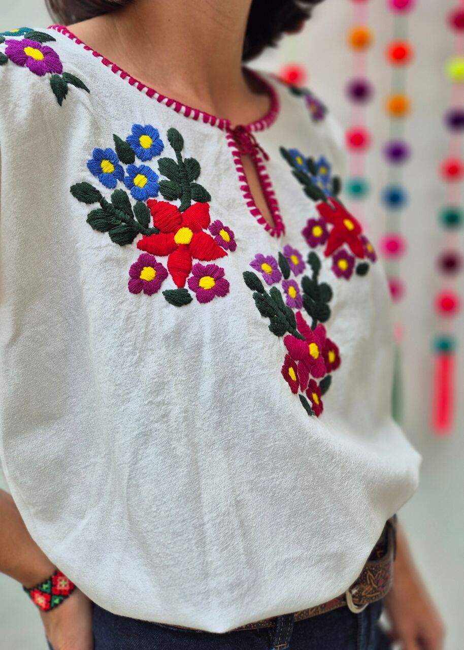 Blusa Bordada Blanca