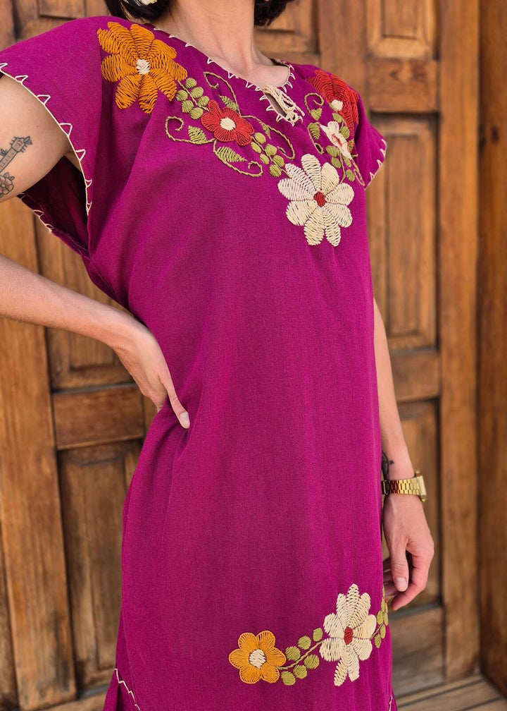 Vestido rosa bordado