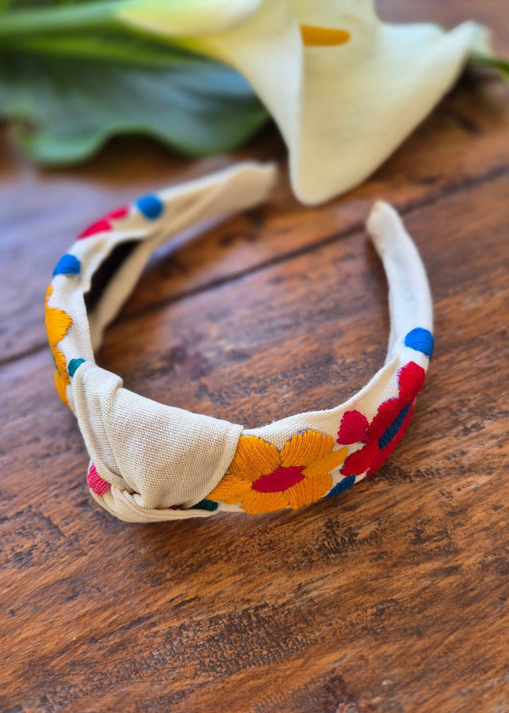 Diadema bordada beige