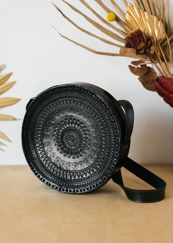 Torebka skórzana Carmen Duża Czarna