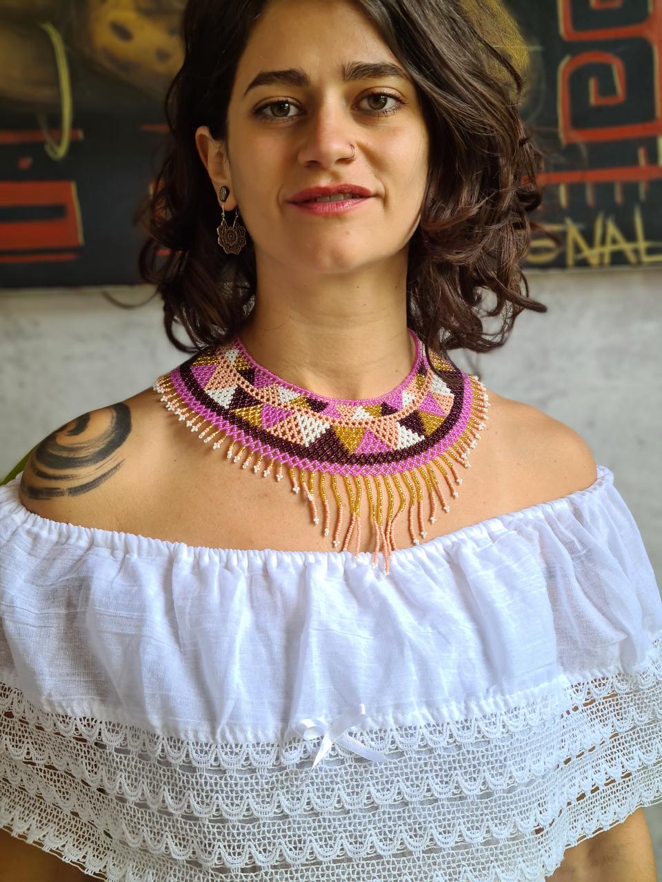 SEMPREARTE aktówka damska torebki torba ręcznie robiona kuferek plecak bluzka portfel skórzana handmade rękodzieło unikatowe z Meksyku vintage klasyczny skóra naturalna podróż Etsy Gwatemala biżuteria bransoletki kolczyki korale zapatyści naszyjnik prezent premium góralska